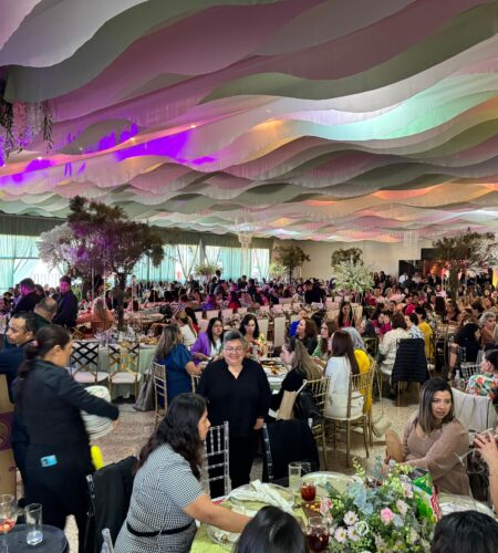 Líder burócrata Guillermo Aldrete Casarín celebra a las mamás en su día
