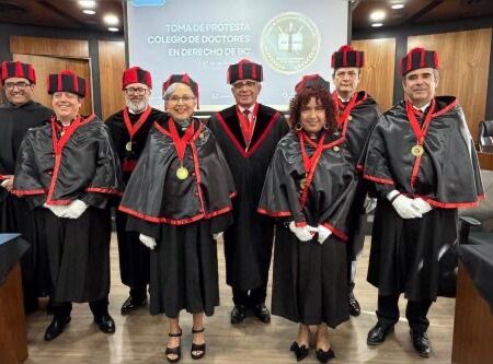 Toma protesta primer Colegio de Doctores en Derecho en BC