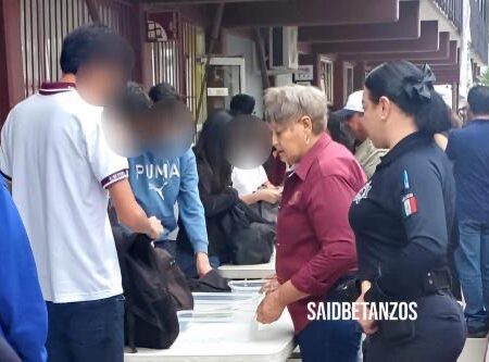 Policía entra a CBTIS 140 con operativo; buscan cerrar paso a riesgos entre estudiantes