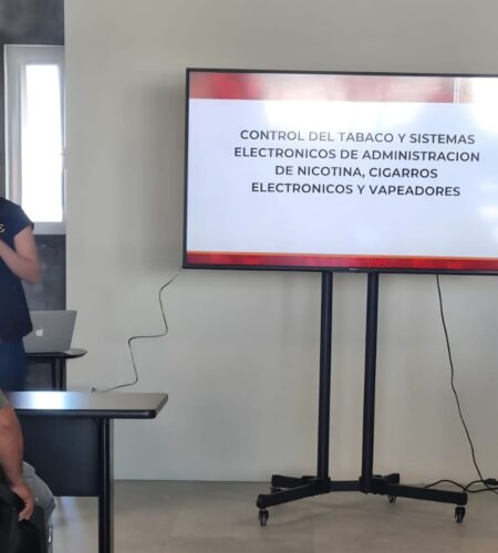 Capacitan sobre los daños del tabaco en Valle de Guadalupe
