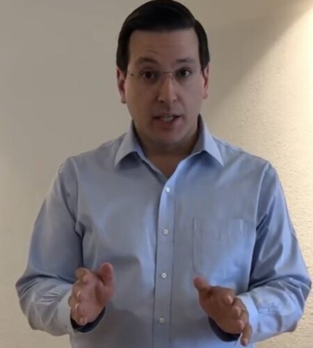 Diputado César Damián Retes denuncia atentado a su familia en Tijuana