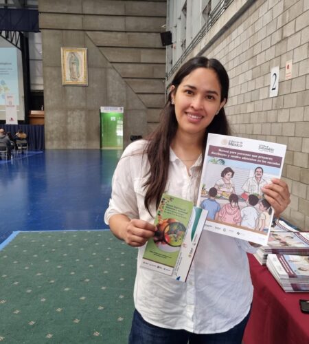 Capacitan a personal escolar en manejo de alimentos y seguridad alimentaria