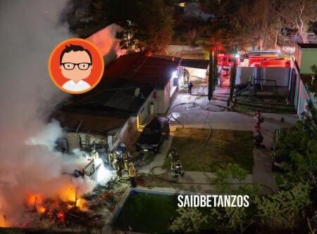 Incendio en vivienda, termina por afectar dos cuartos de madera