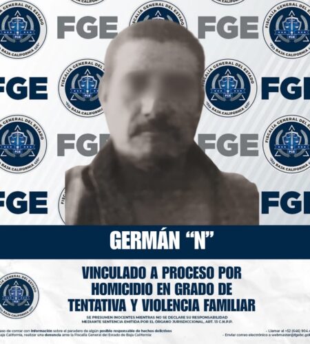 Con un cuchillo empezó a atacar la puerta de la casa de su pareja y terminó en la cárcel