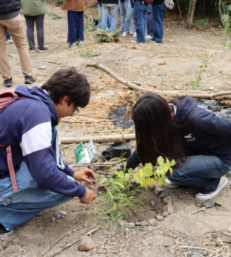 Jóvenes participan en la restauración del programa Tijuana Río Conecta