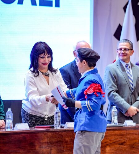 Norma Bustamante celebra 30 años del programa D.A.R.E. en Mexicali