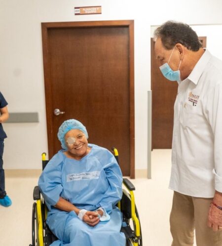 Secretaría de Salud ofrecen cirugías gratuitas de cataratas para adultos mayores