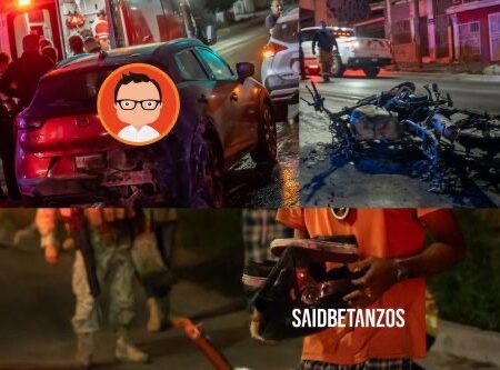 Choque de motocicleta y auto termina en incendio; pareja sufre quemaduras