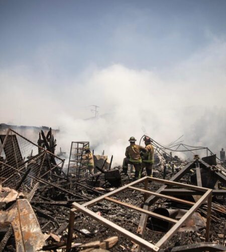 Incendio en la colonia El Trabajo consume cinco viviendas