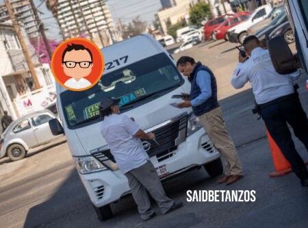 Taxista atropella a dos mujeres en la colonia Revolución