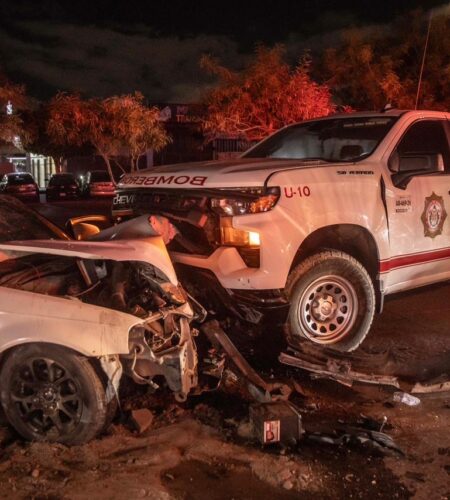 Unidad de Bomberos choca contra auto particular en la Ruta Hidalgo