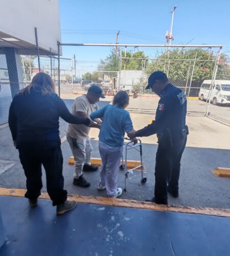 Rescatan a abuelita perdida en Mexicali y la regresan con su familia en TIjuana