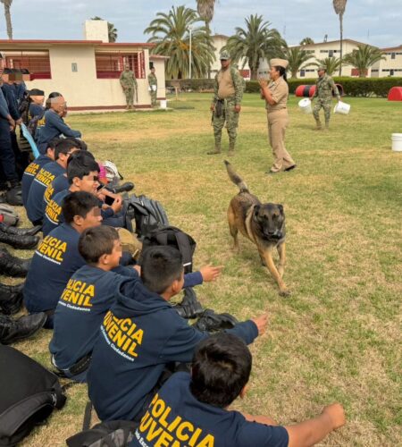 Jóvenes de Tijuana fortalecen su futuro con visita a la Zona Naval de Ensenada