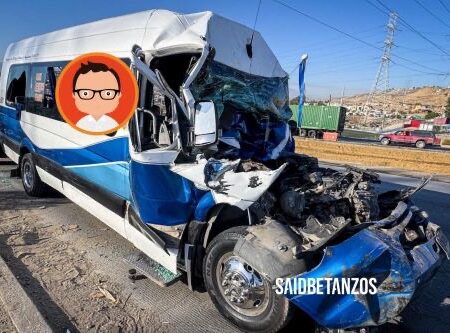 Más de 20 lesionados tras choque de taxi contra una pipa en el Bulevar 2000