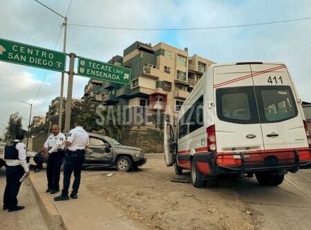 Choque entre taxi y camioneta provoca tránsito lento en Vía Rápida Alamar