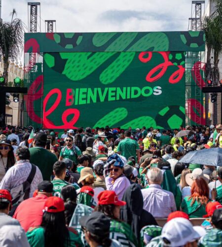 SSPCM pide festejar sin excesos el partido de México en la Av. Revolución