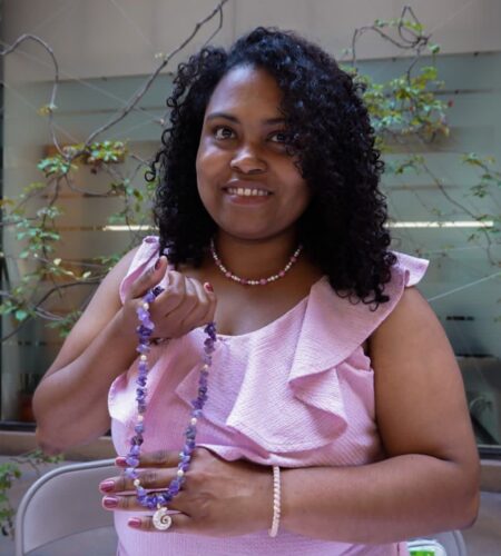 Sheila, la cubana que convirtió la joyería hecha a mano en su apuesta de vida en Tijuana