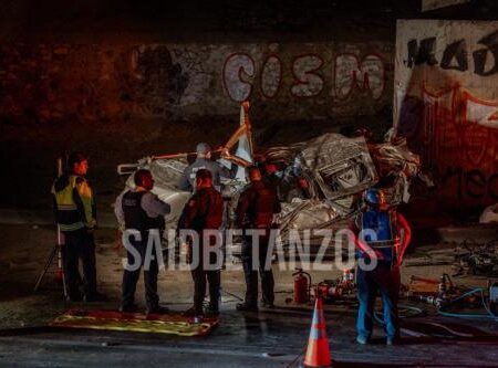 Mueren dos hombres prensados tras chocar en Vía Rápida Poniente