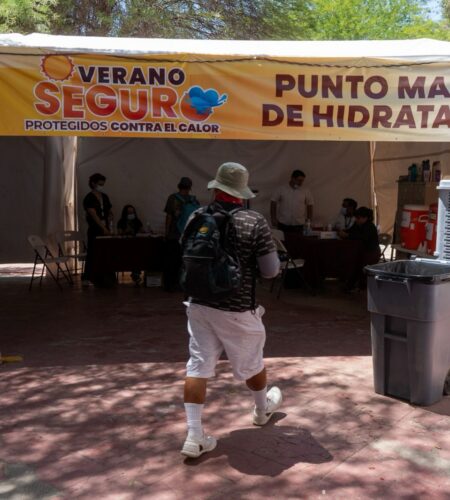 Continúan activos puntos de hidratación para prevenir golpes de calor en Mexicali