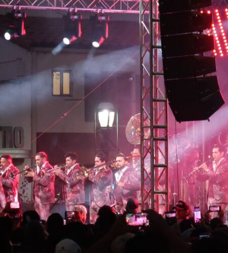 Banda El Recodo cierra con broche de oro la fiesta futbolera en Chula Vista