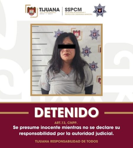 Detienen a mujer ebria en Tijuana por agredir a policías en la Sánchez Taboada