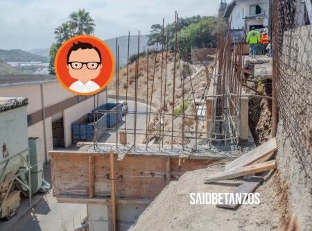 Se le entierra una varilla tras caer de 8 metros en parque industrial