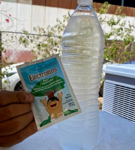 DIF BC invita a donar agua y ropa para personas en situación de calle