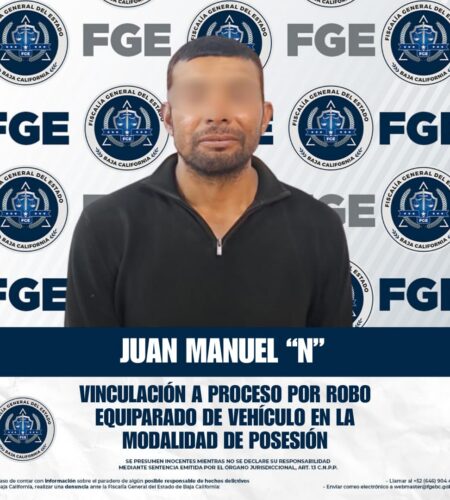 Conducía auto robado y termina detenido en Ensenada