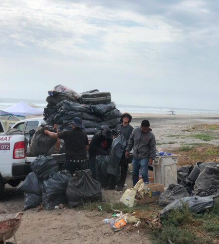 ZOFEMAT retira 10 toneladas de residuos en playas de Rosarito