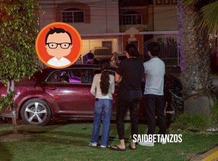 Joven automovilista invade carril, choca y no llega a un acuerdo por los daños