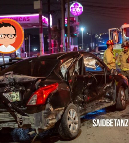 Mujer queda grave tras choque en Gato Bronco; detienen a conductor