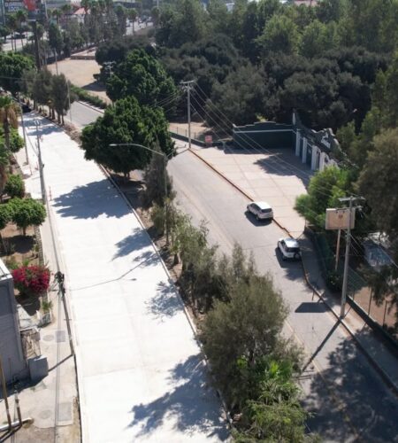 Avanza la reconstrucción del Bulevar Encinos en Tecate
