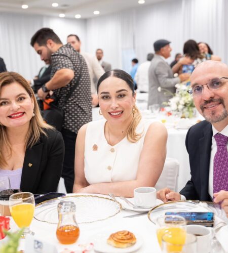 Síndica Procuradora de Tijuana asiste a la celebración del 130 aniversario de CANACO Ensenada