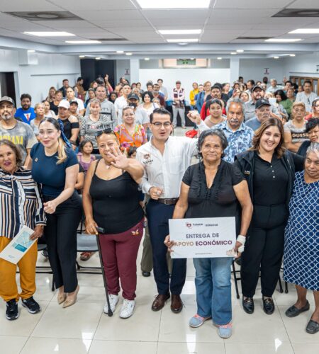 Gobierno de Tijuana impulsa el bienestar social con entrega de apoyos económicos