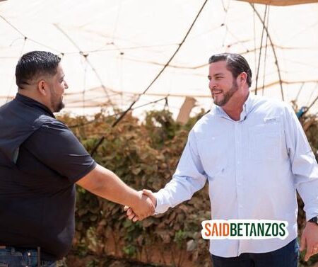 Burgueño se reúne con jornaleros de San Quintín