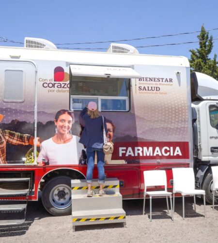 Caravanas de Salud brindan atención médica y medicamentos gratuitos en comunidades vulnerables