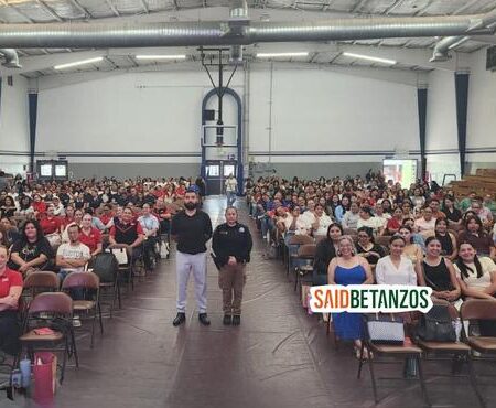 Orientan a padres para detectar drogas y objetos ilícitos en mochilas de estudiantes