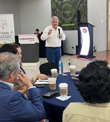 Capacitan a la industria fronteriza en residuos peligrosos
