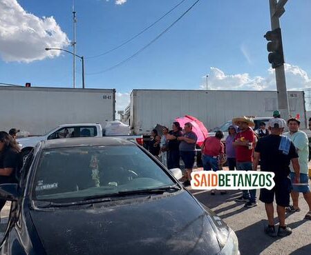 Bloquean carretera Mexicali-Tijuana debido que tienen tres días sin luz; con temperaturas de hasta 43 grados
