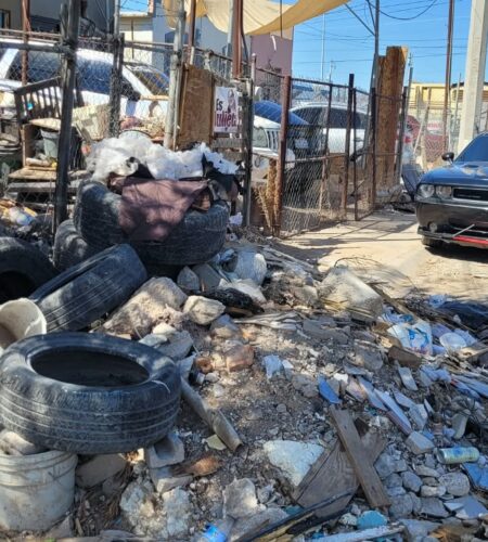 Multan domicilios usados como basureros clandestinos en Mexicali