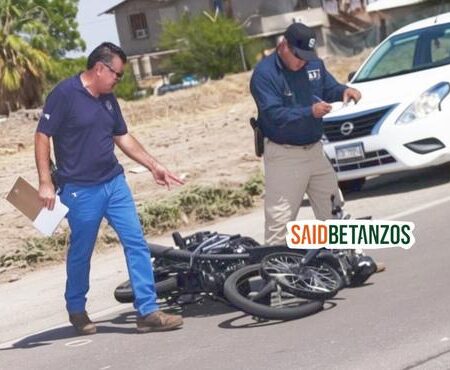 Motociclista derrapa y muere arrollado por un tráiler