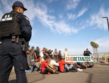 Rescatan a 37 migrantes tras quedar dos días a la deriva