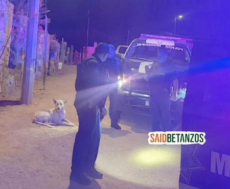 Atacan casa de policía horas después de ser acusado en cartulina