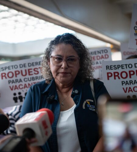 SETEBC protesta en Tijuana por derechos de trabajadores interinos