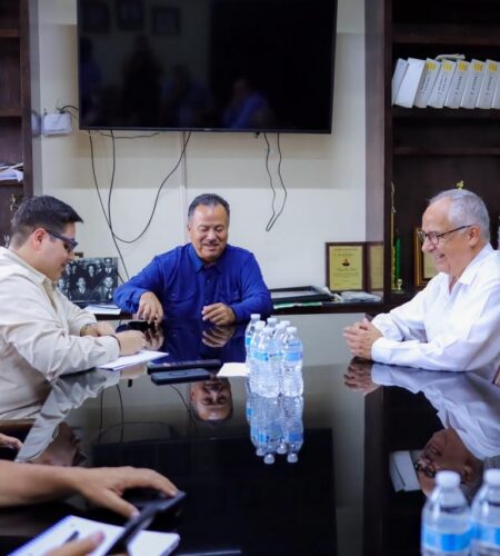 Alfredo Álvarez visita sector productivo de Maneadero en Ensenada