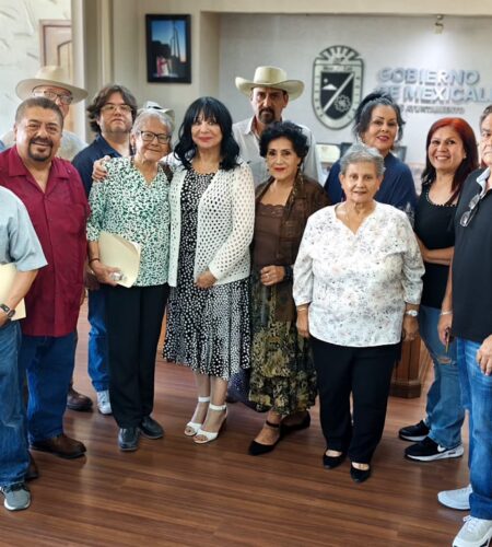 Alcaldesa dialoga con historiadores sobre el futuro del Mercado Municipal