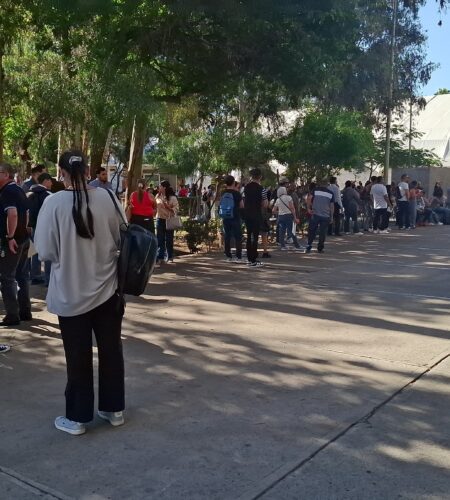 Trabajan para restablecer la energía eléctrica en Palacio Municipal