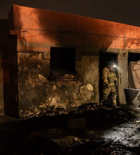 Bomberos controlan incendio en vivienda de Villa Fontana II