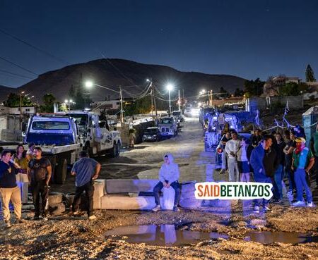 Vecinos de Cumbre Residencial protestan por calles dañadas y fugas