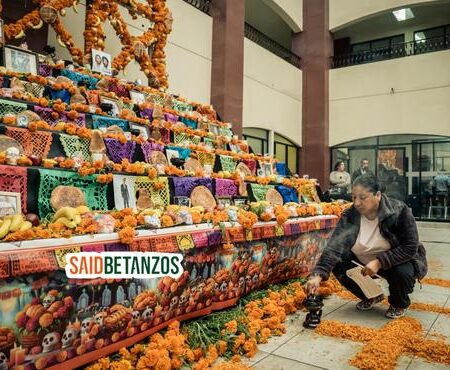 Pueblos indígenas en Rosarito honran a sus muertos con altar y veladoras